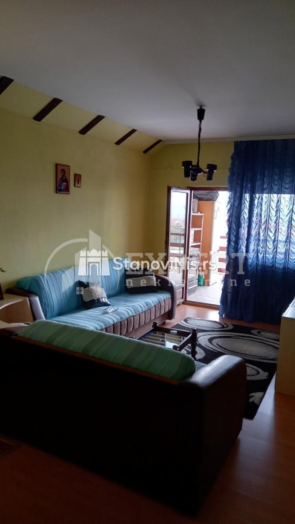 Glavna slika -Stan u zgradi, uknjižen, etažno grejanje, oglas ID p-07383