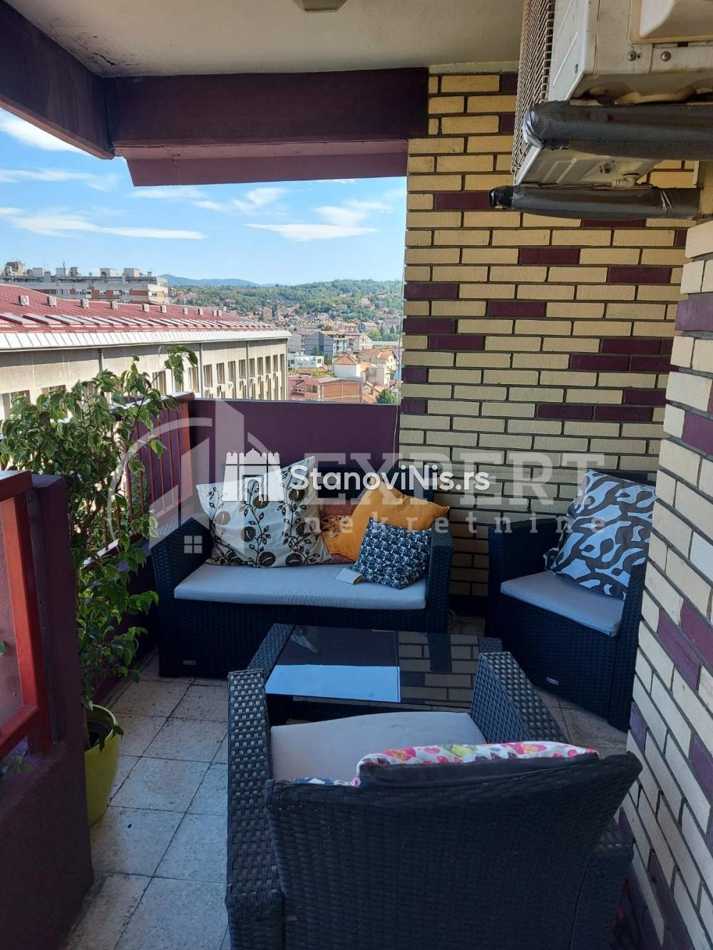 Slika 8 - Stan u zgradi, uknjižen, centralno grejanje, oglas ID p-06884