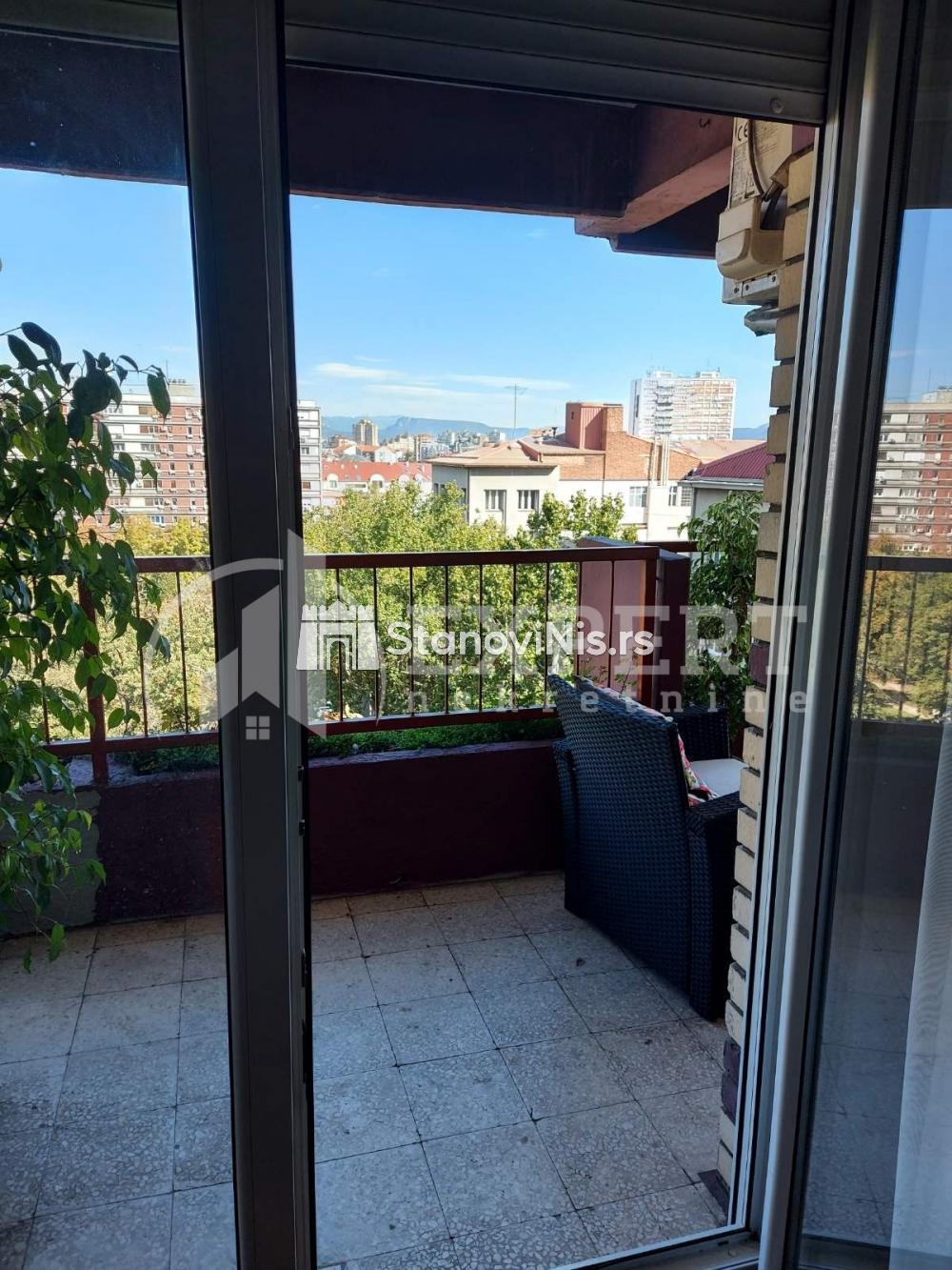 Slika 9 - Stan u zgradi, uknjižen, centralno grejanje, oglas ID p-06884