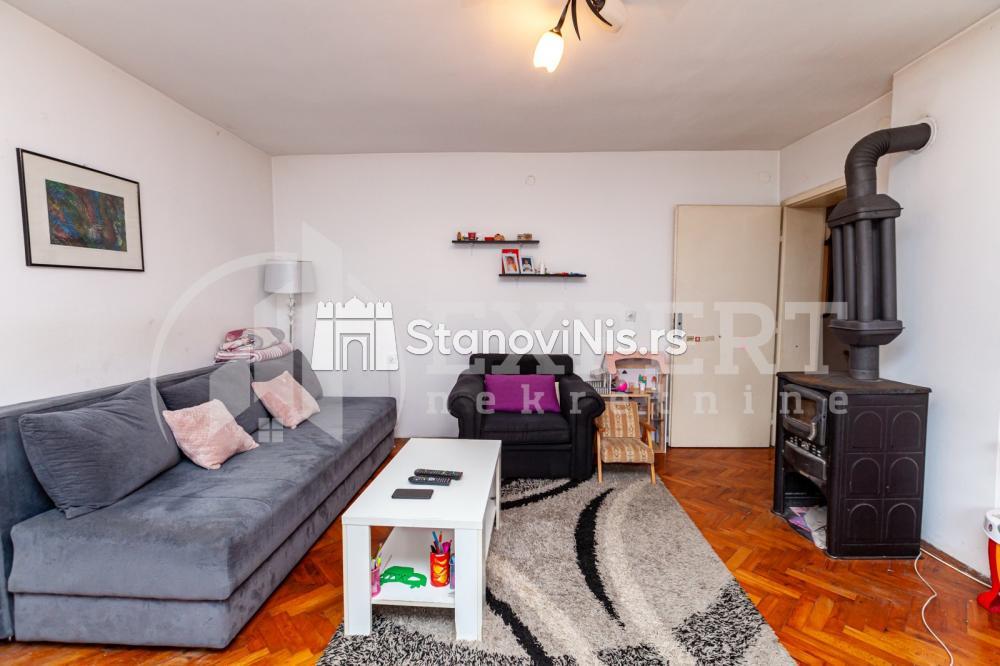 Slika 2 - Stan u zgradi, etažno grejanje, oglas ID p-06835