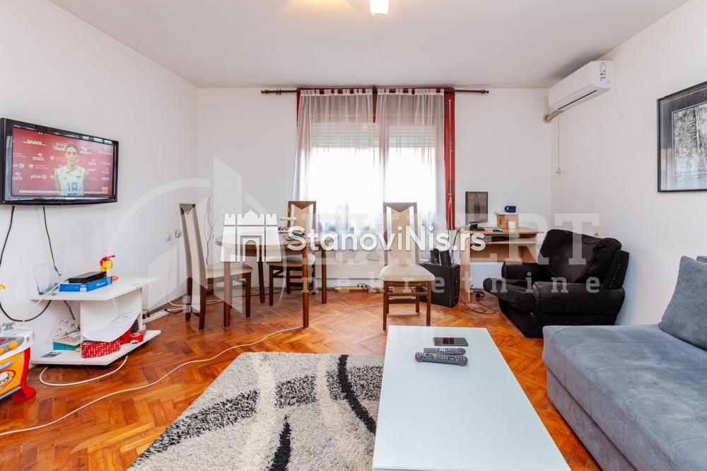 Slika 1 - Stan u zgradi, etažno grejanje, oglas ID p-06835