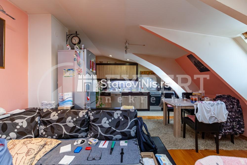 Glavna slika -Stan u zgradi, uknjižen, centralno grejanje, oglas ID p-06804