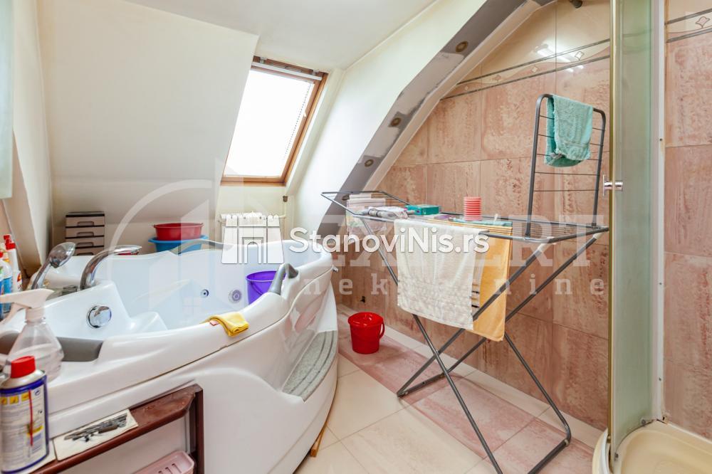 Slika 7 - Stan u zgradi, uknjižen, centralno grejanje, oglas ID p-06804