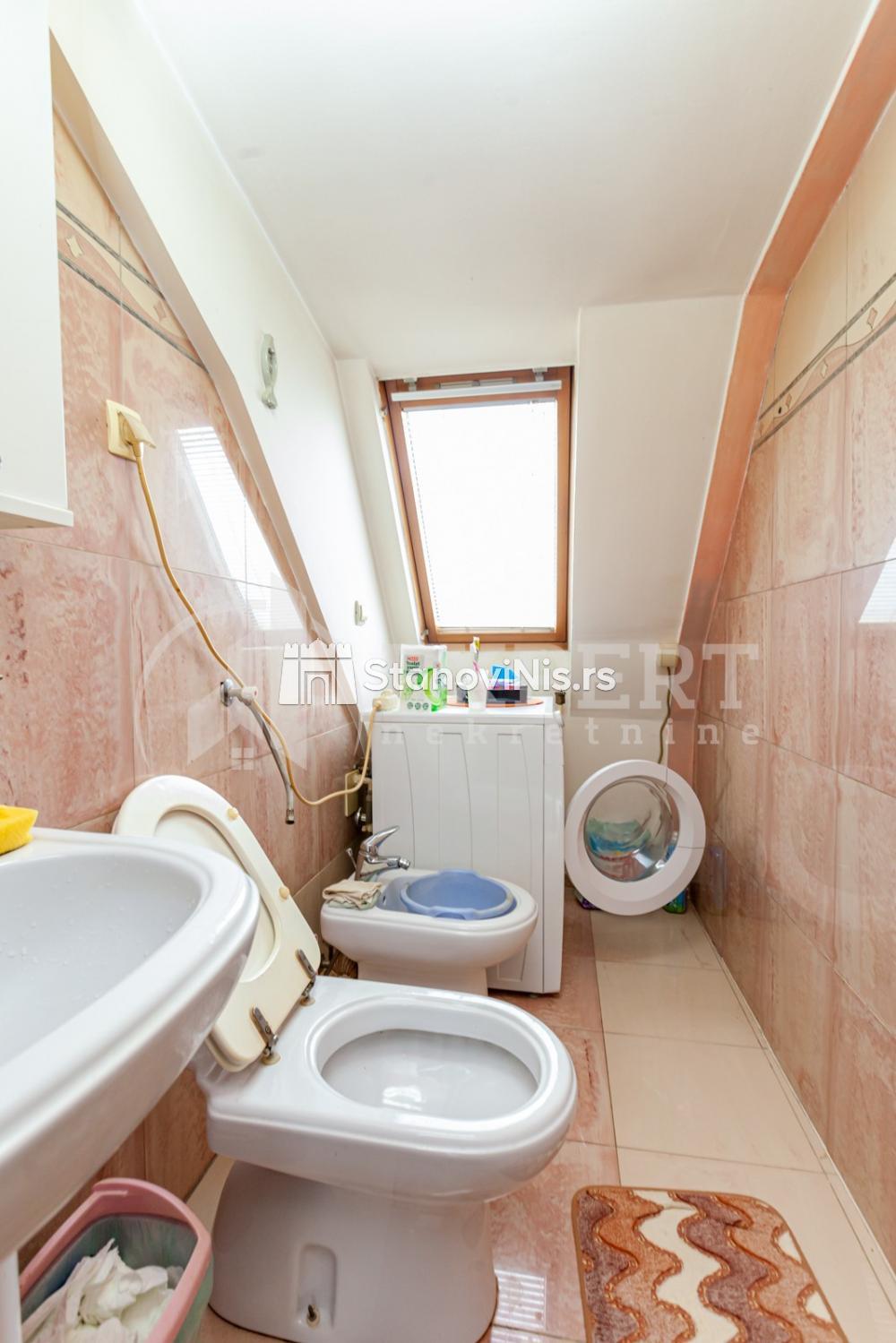 Slika 6 - Stan u zgradi, uknjižen, centralno grejanje, oglas ID p-06804