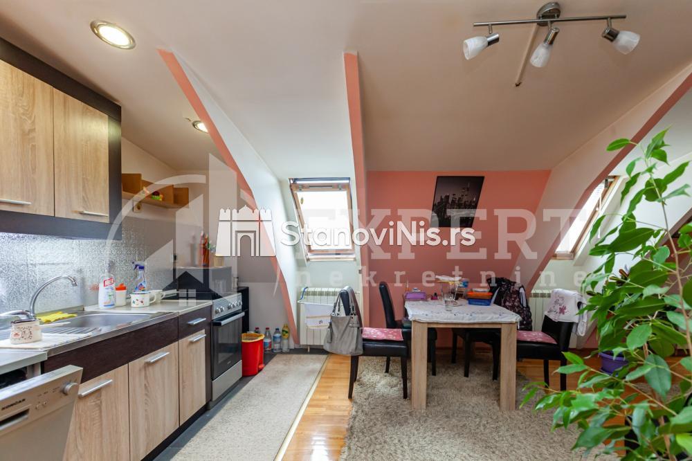 Slika 3 - Stan u zgradi, uknjižen, centralno grejanje, oglas ID p-06804