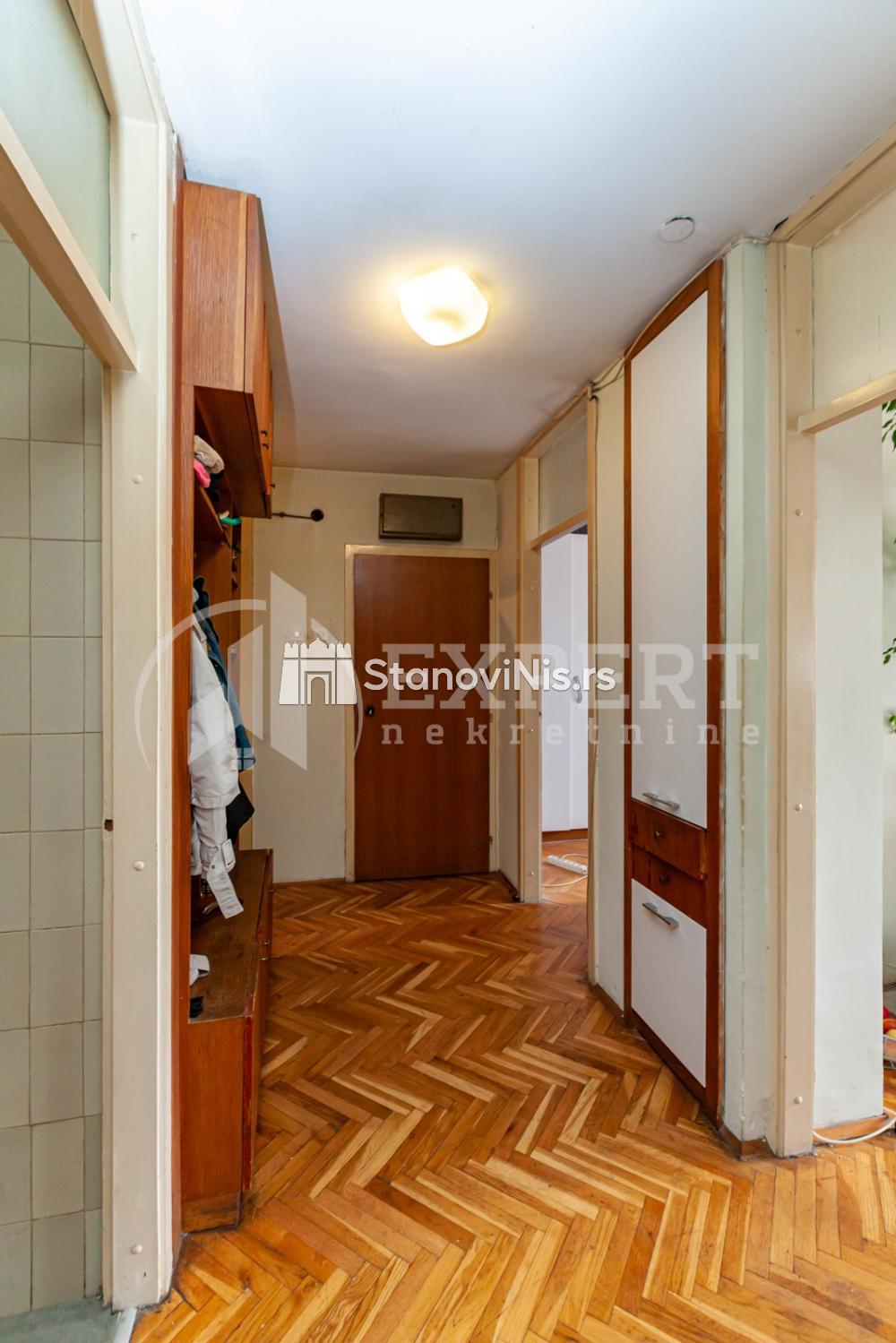 Slika 10 - Stan u zgradi, uknjižen, centralno grejanje, oglas ID p-06507