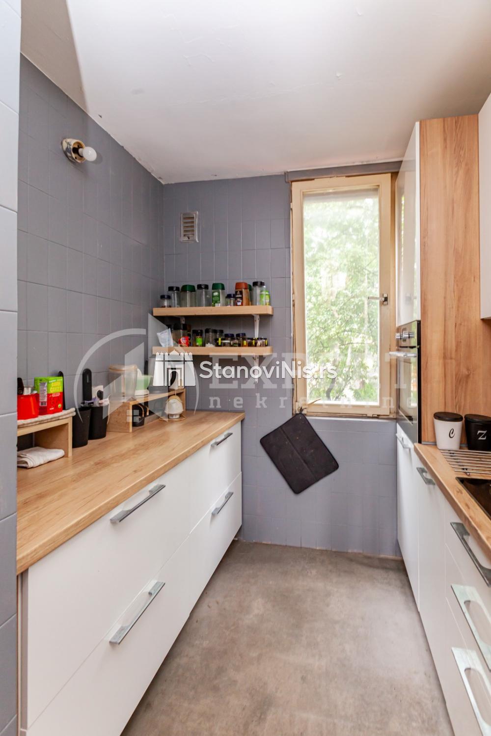 Slika 11 - Stan u zgradi, uknjižen, centralno grejanje, oglas ID p-06507