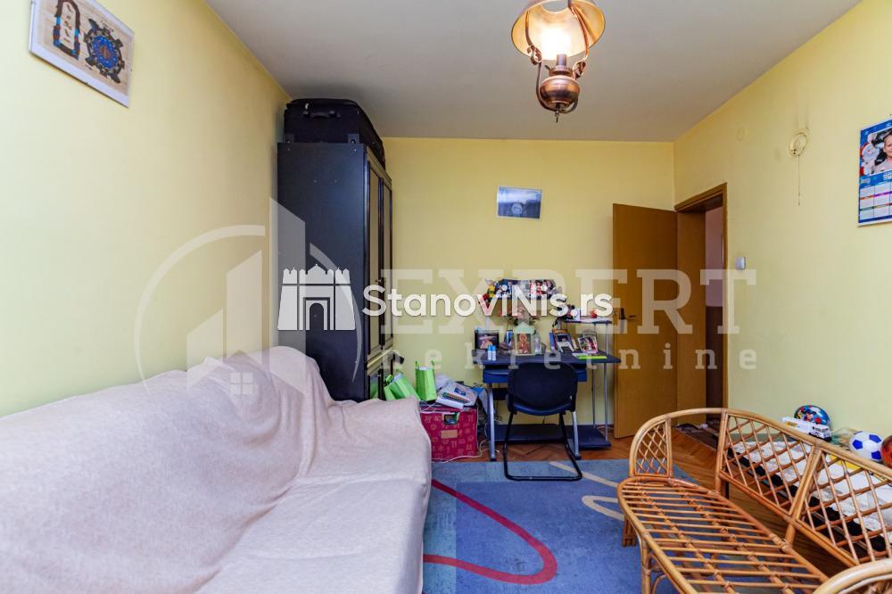 Slika 7 - Stan u zgradi, uknjižen, grejanje na struju, oglas ID p-06469