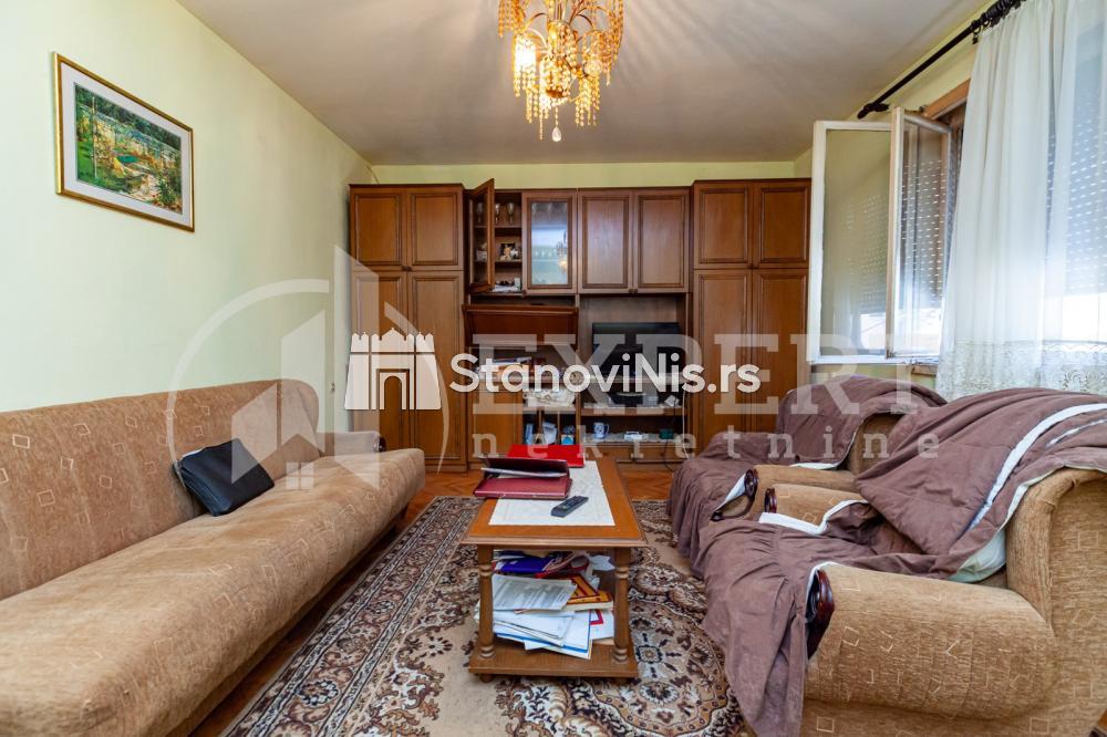 Slika 8 - Stan u zgradi, uknjižen, grejanje na struju, oglas ID p-06469