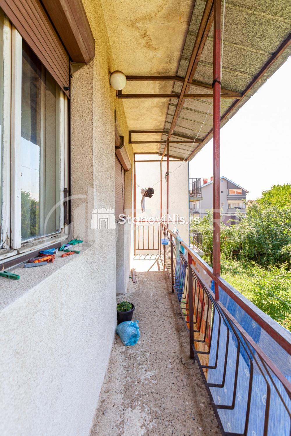 Slika 4 - Stan u zgradi, uknjižen, grejanje na struju, oglas ID p-06469