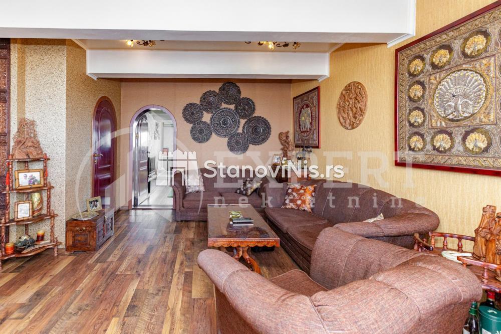 Glavna slika -Stan u zgradi, uknjižen, centralno grejanje, oglas ID p-06061