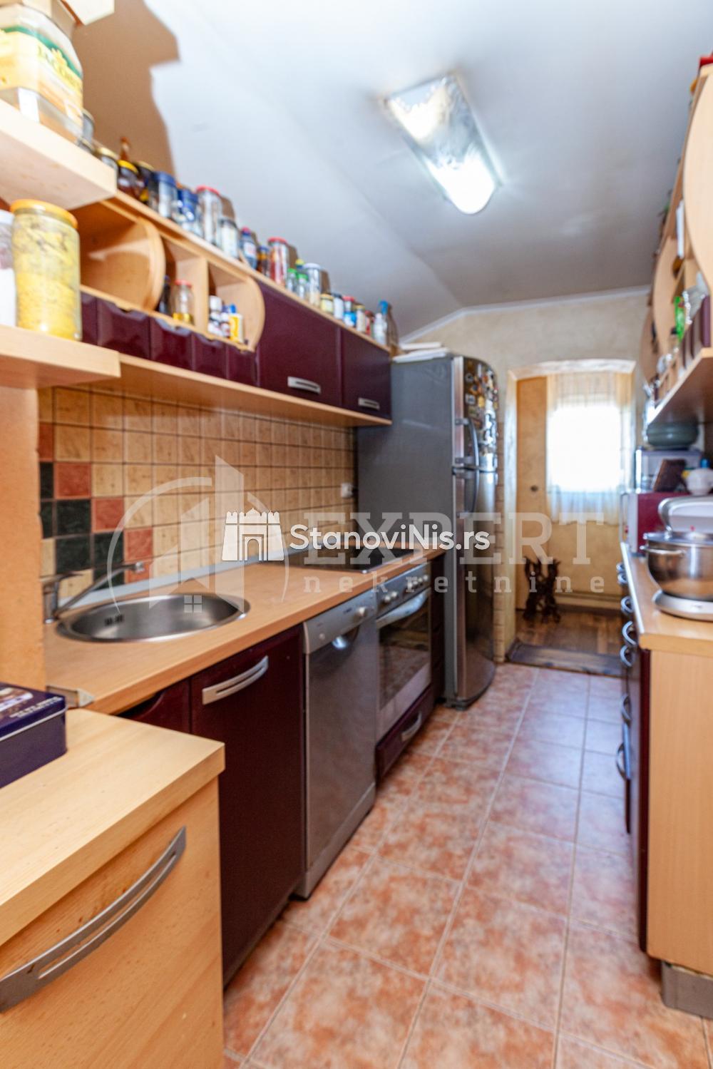 Slika 7 - Stan u zgradi, uknjižen, centralno grejanje, oglas ID p-06061