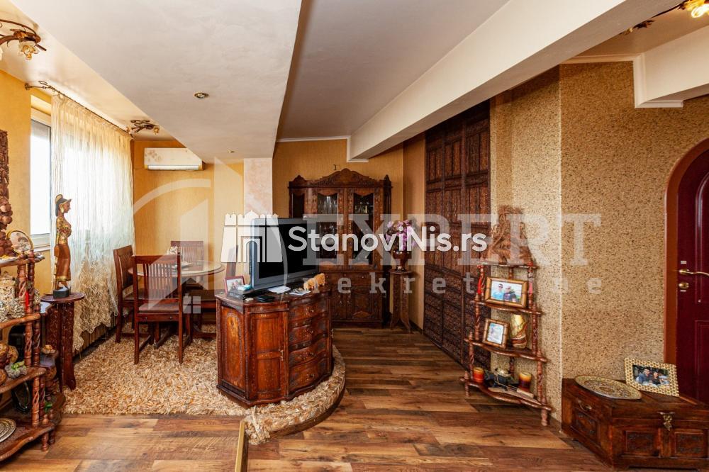 Slika 4 - Stan u zgradi, uknjižen, centralno grejanje, oglas ID p-06061