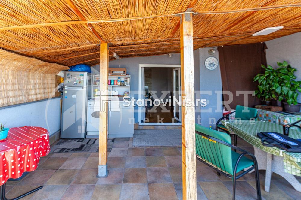 Slika 10 - Stan u zgradi, novogradnja, uknjižen, centralno grejanje, oglas ID p-06096