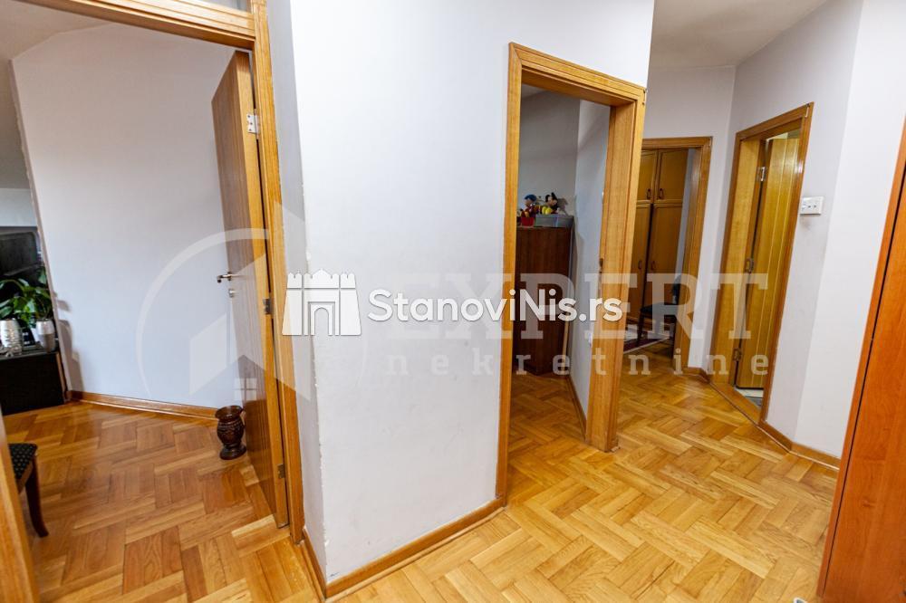 Glavna slika -Stan u zgradi, novogradnja, uknjižen, centralno grejanje, oglas ID p-06096