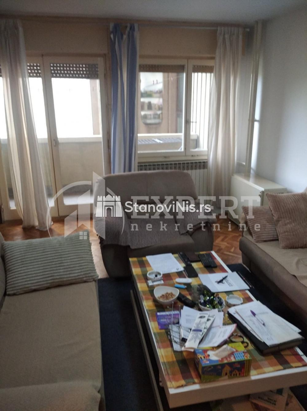 Glavna slika -Stan u zgradi, uknjižen, centralno grejanje, oglas ID p-05893