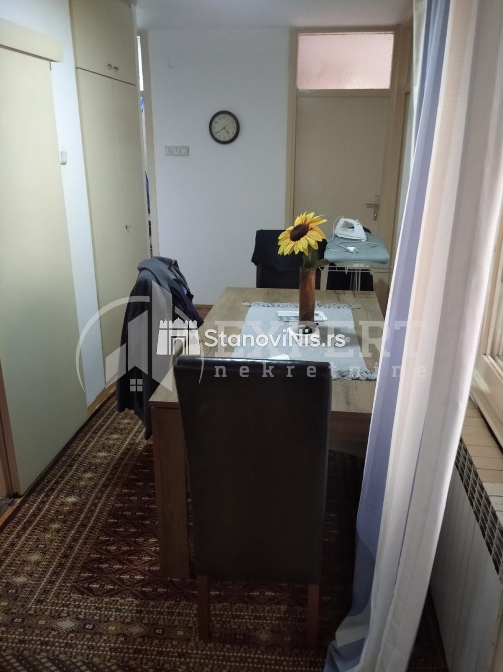 Slika 9 - Stan u zgradi, uknjižen, centralno grejanje, oglas ID p-05893