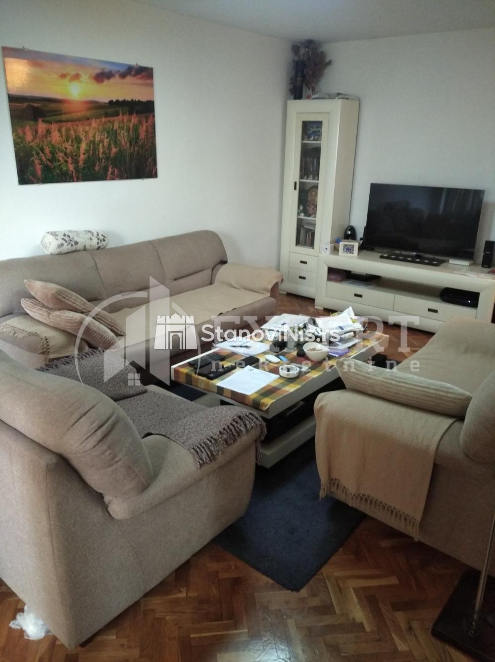 Slika 1 - Stan u zgradi, uknjižen, centralno grejanje, oglas ID p-05893