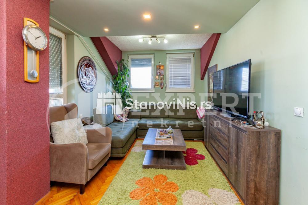 Glavna slika -Stan u zgradi, uknjižen, centralno grejanje, oglas ID p-05443