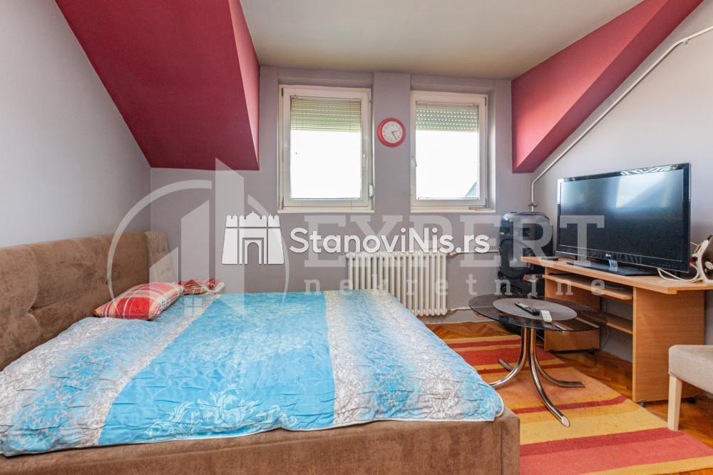 Slika 9 - Stan u zgradi, uknjižen, centralno grejanje, oglas ID p-05443