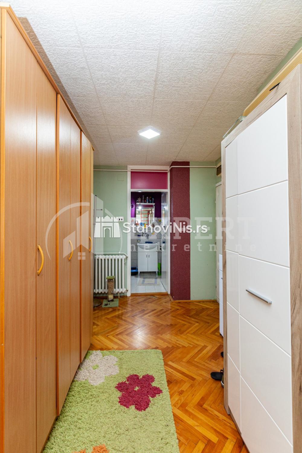 Slika 6 - Stan u zgradi, uknjižen, centralno grejanje, oglas ID p-05443