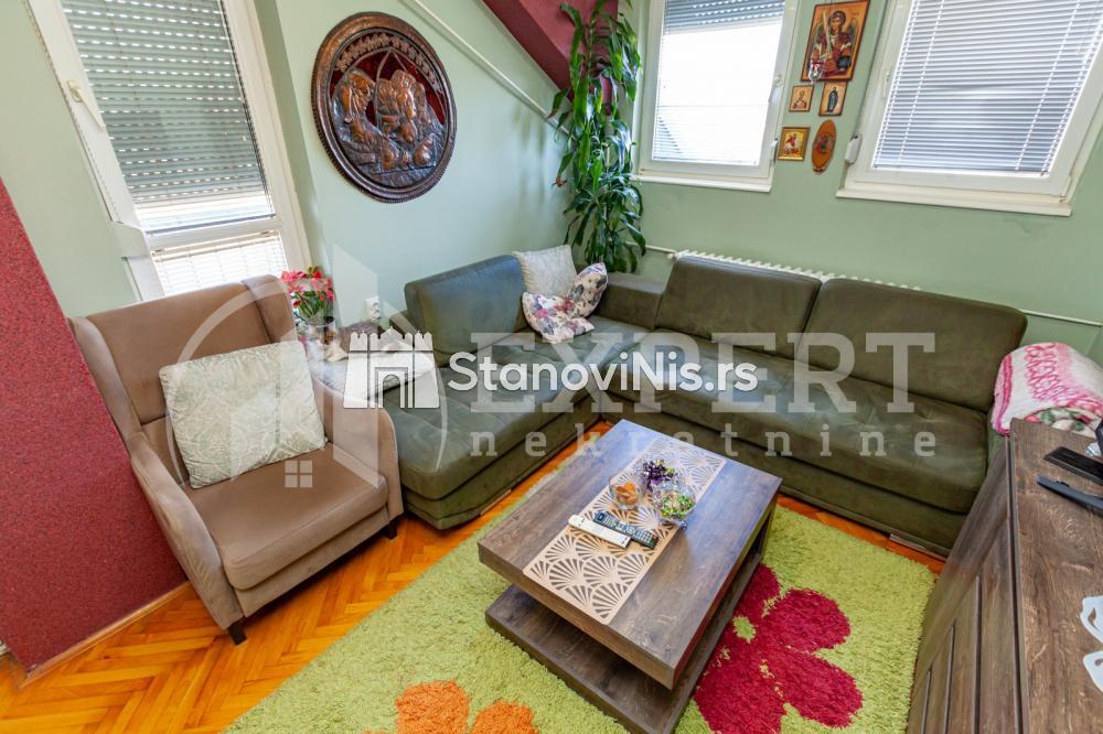 Slika 1 - Stan u zgradi, uknjižen, centralno grejanje, oglas ID p-05443