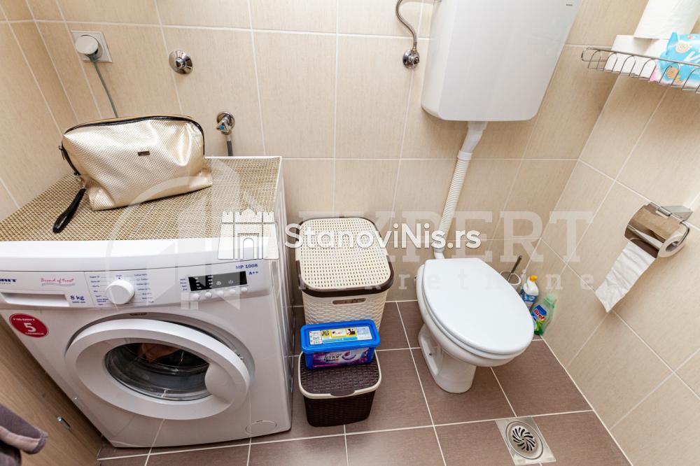 Slika 8 - Stan u zgradi, novogradnja, uknjižen, etažno grejanje, oglas ID p-05347