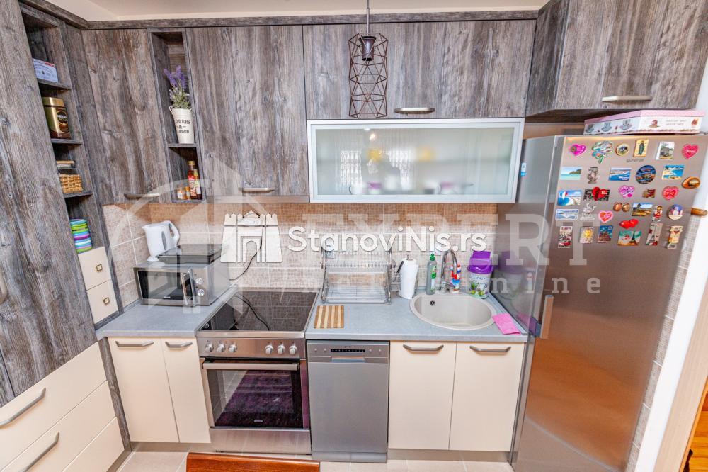 Slika 2 - Stan u zgradi, novogradnja, uknjižen, etažno grejanje, oglas ID p-05347