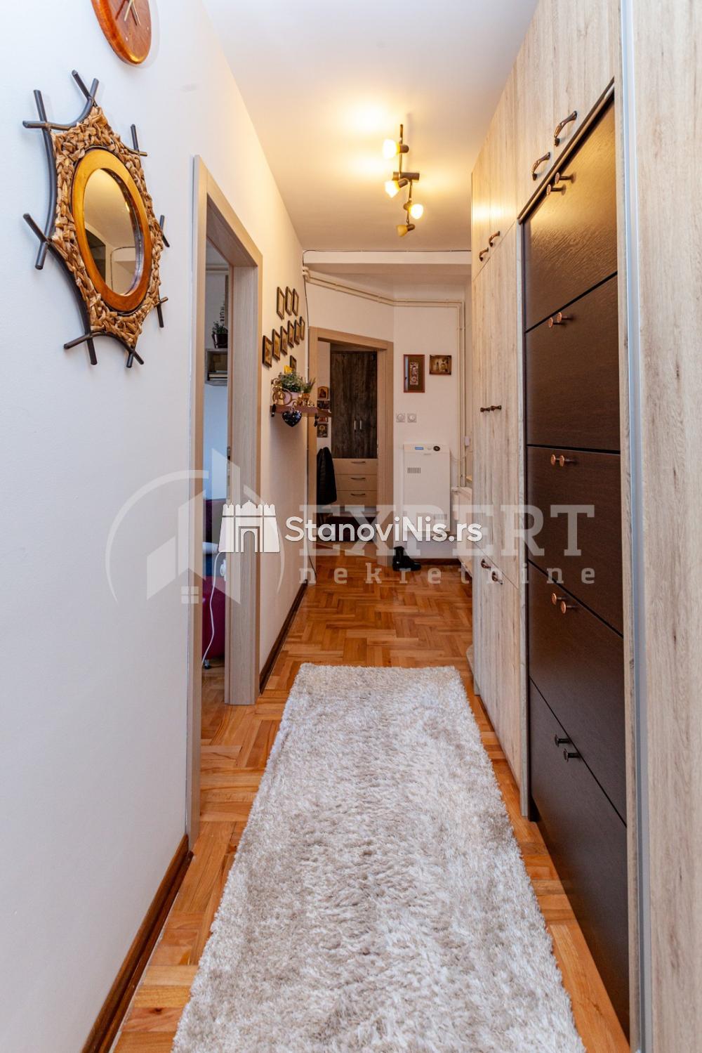 Slika 7 - Stan u zgradi, novogradnja, uknjižen, etažno grejanje, oglas ID p-05347