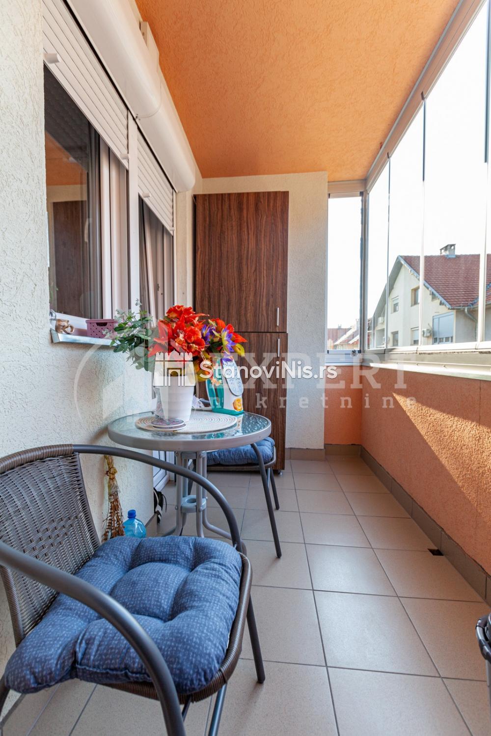 Slika 5 - Stan u zgradi, novogradnja, uknjižen, etažno grejanje, oglas ID p-05347