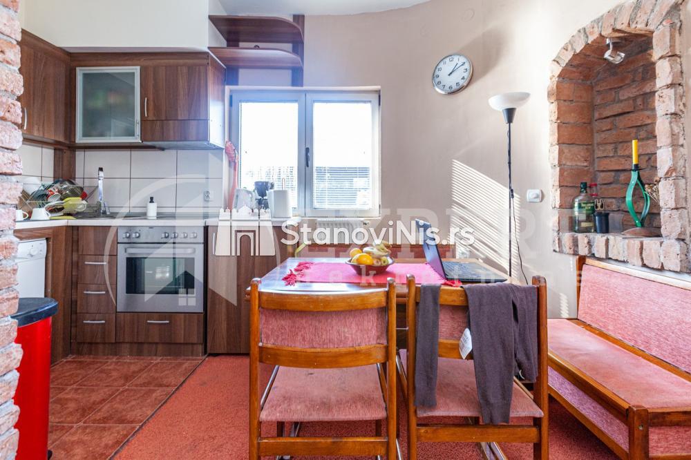 Slika 8 - Stan u zgradi, uknjižen, etažno grejanje, oglas ID p-05014