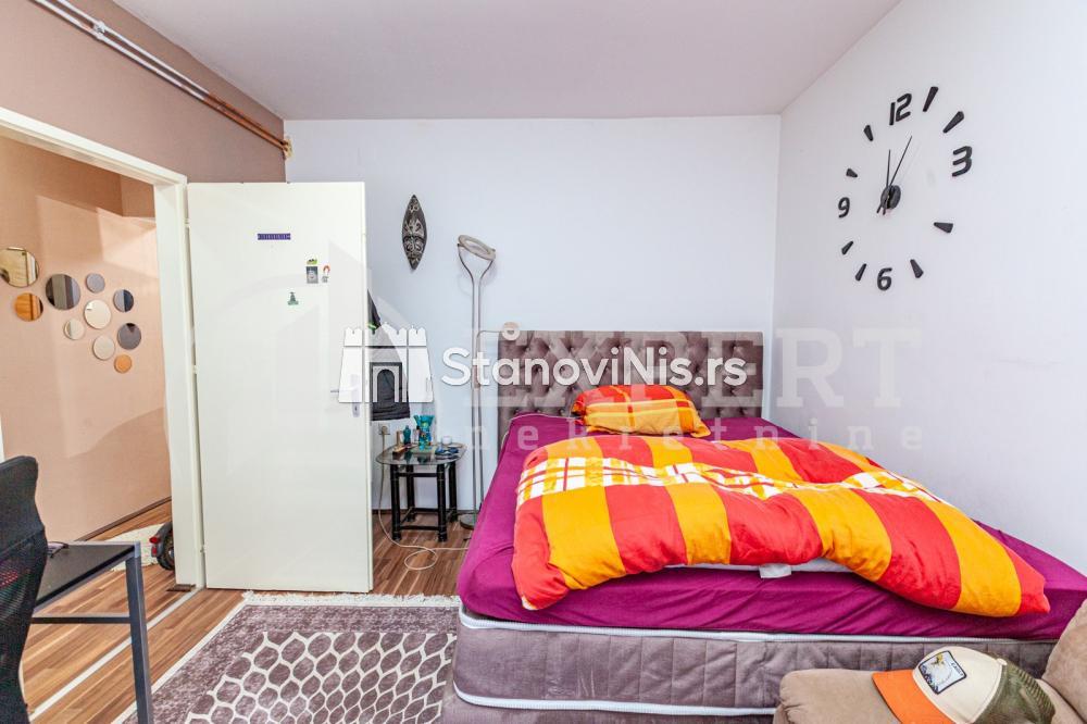 Slika 6 - Stan u zgradi, uknjižen, etažno grejanje, oglas ID p-04497