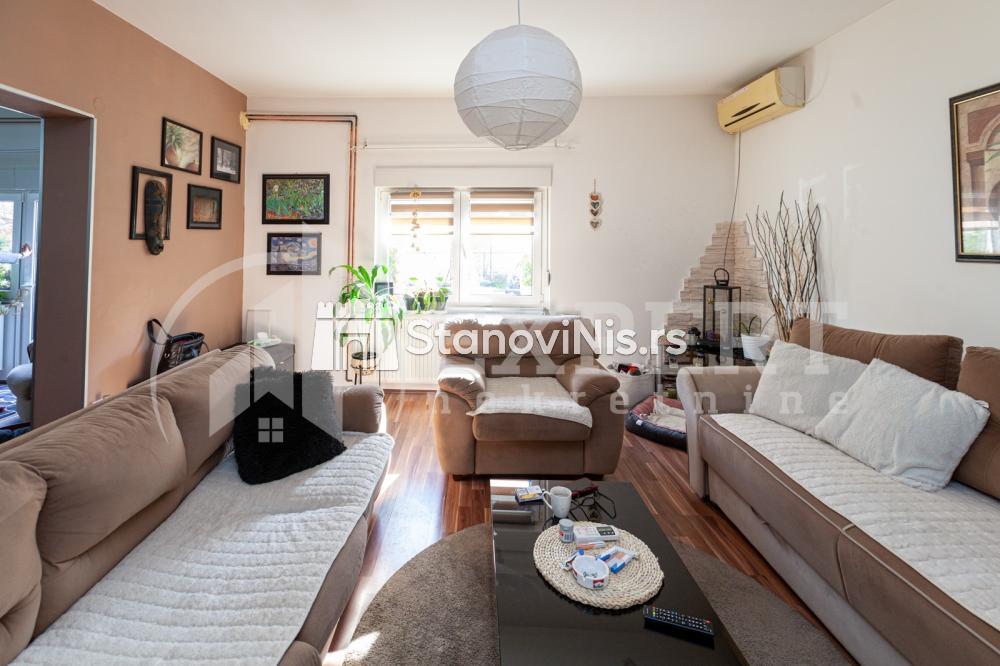 Slika 10 - Stan u zgradi, uknjižen, etažno grejanje, oglas ID p-04497