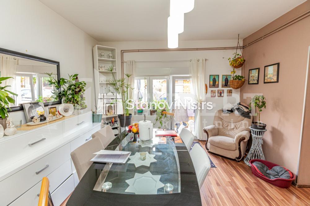 Slika 1 - Stan u zgradi, uknjižen, etažno grejanje, oglas ID p-04497