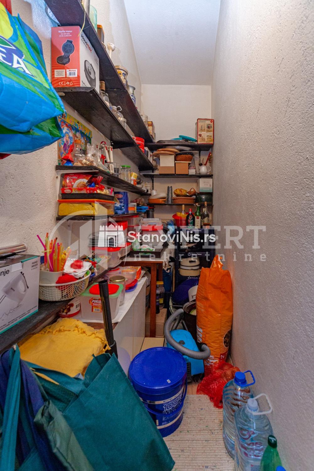 Slika 3 - Stan u zgradi, etažno grejanje, oglas ID p-04352