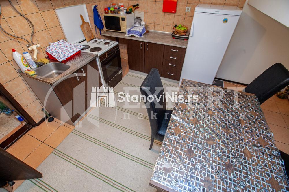 Slika 1 - Stan u zgradi, etažno grejanje, oglas ID p-04352