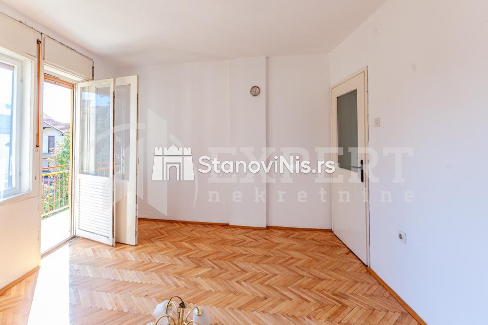 Slika 9 - Stan u zgradi, uknjižen, grejanje na struju, oglas ID p-04007