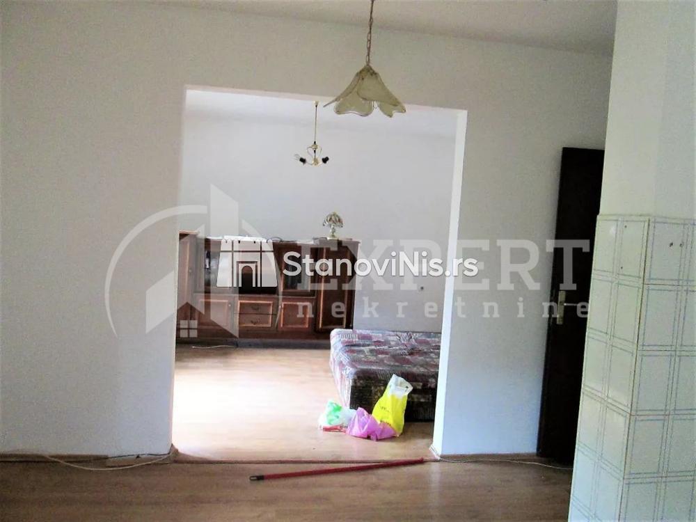 Slika 6 - Stan u zgradi, uknjižen, grejanje na struju, oglas ID p-03312