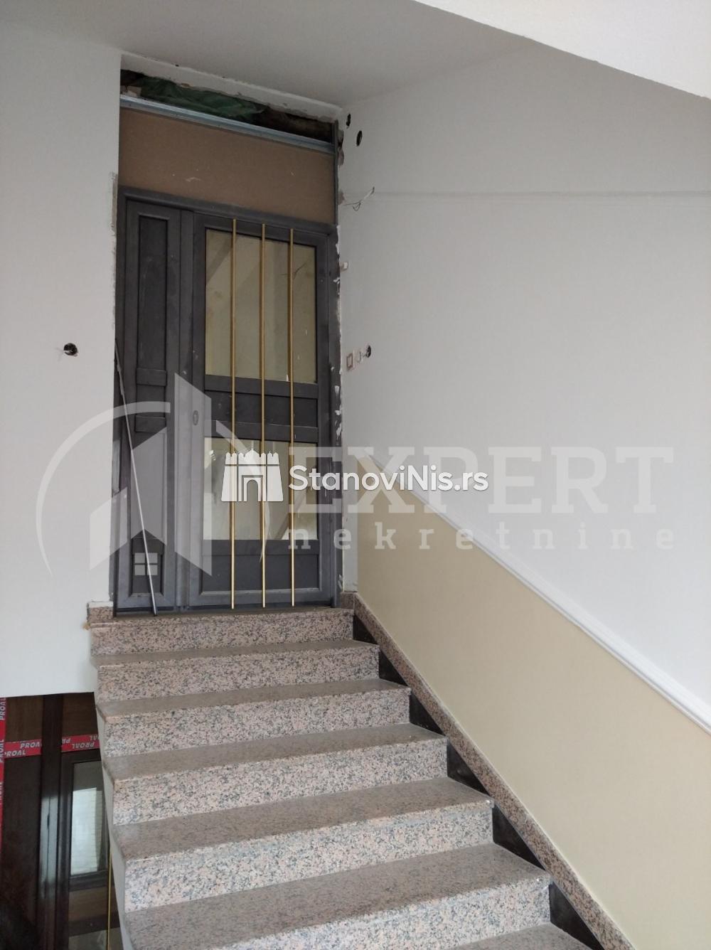 Slika 10 - Stan u zgradi, uknjižen, etažno grejanje, oglas ID p-01044