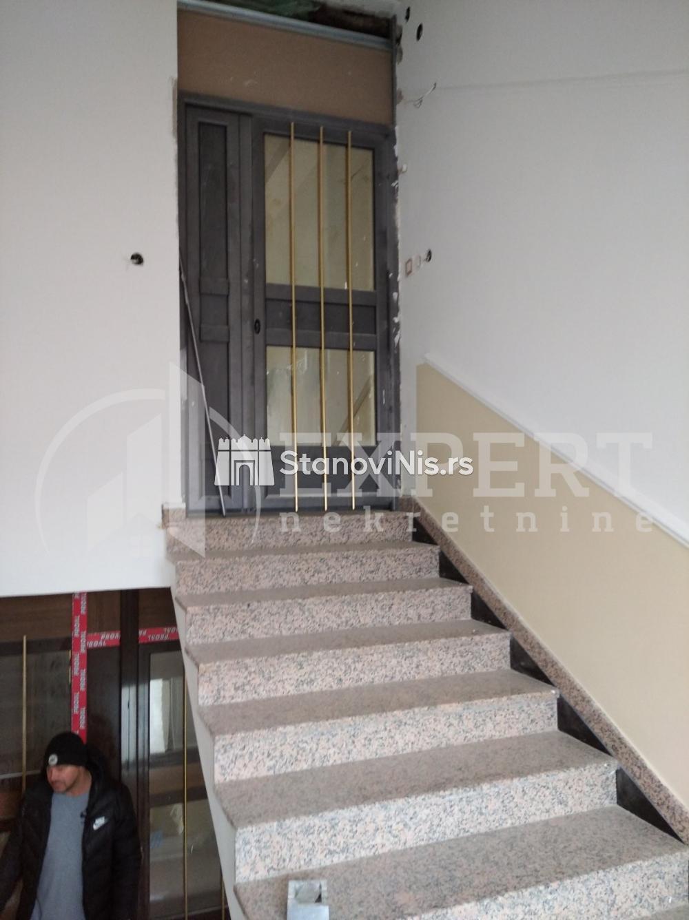 Slika 9 - Stan u zgradi, uknjižen, etažno grejanje, oglas ID p-01044