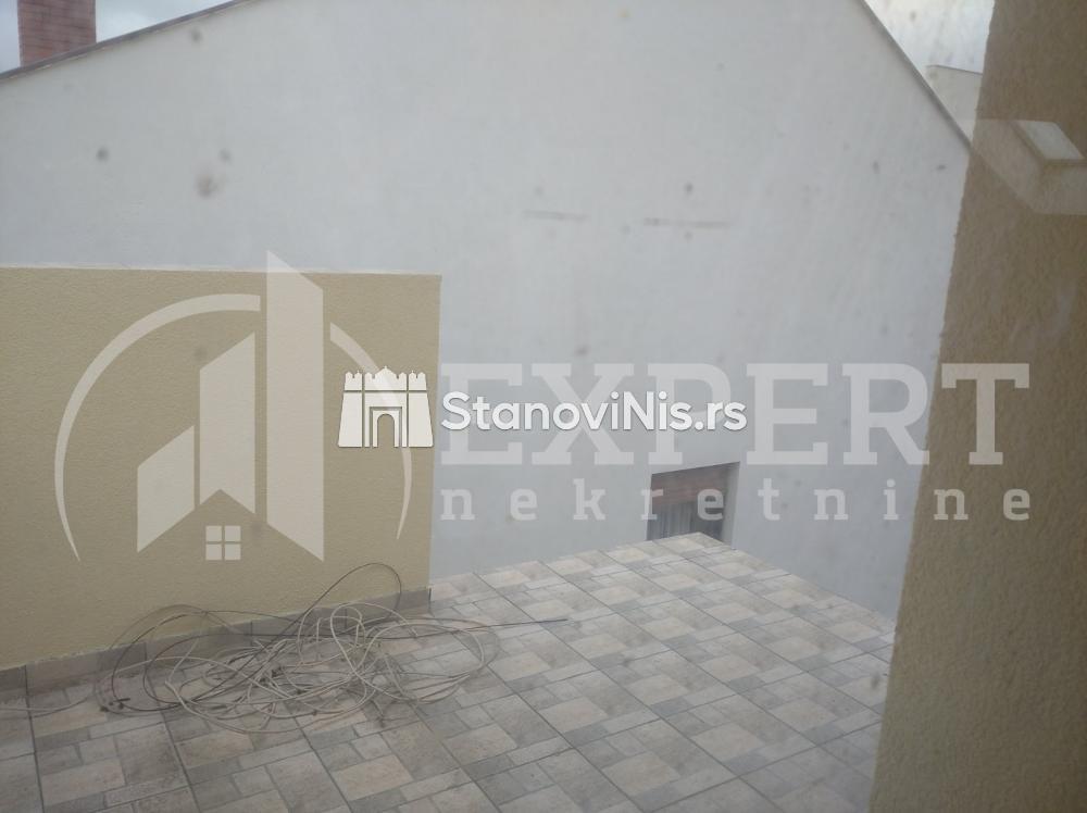 Slika 6 - Stan u zgradi, uknjižen, etažno grejanje, oglas ID p-01044