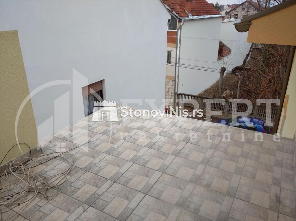 Slika 7 - Stan u zgradi, uknjižen, etažno grejanje, oglas ID p-01044