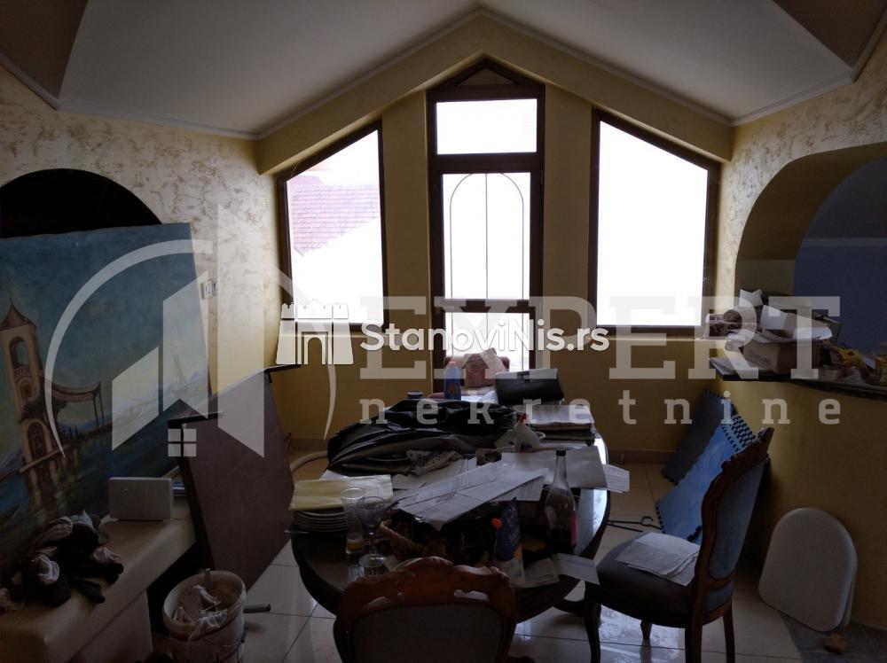 Slika 8 - Stan u zgradi, uknjižen, etažno grejanje, oglas ID p-01044