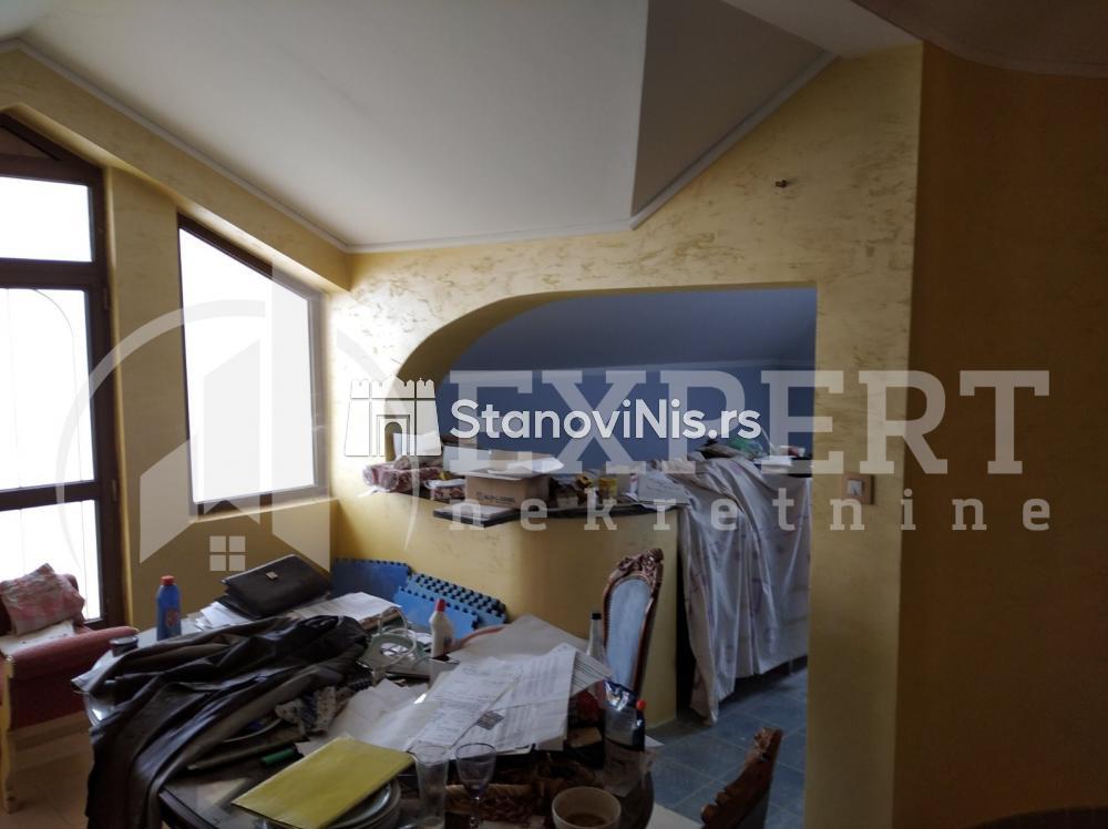 Slika 4 - Stan u zgradi, uknjižen, etažno grejanje, oglas ID p-01044