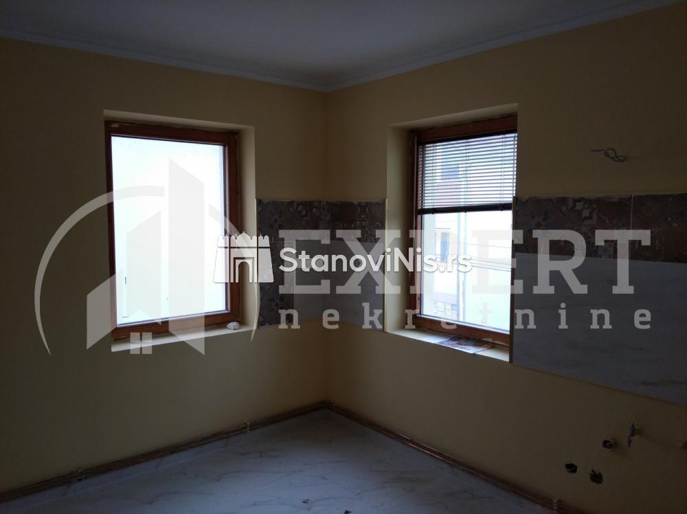 Slika 3 - Stan u zgradi, uknjižen, etažno grejanje, oglas ID p-01042