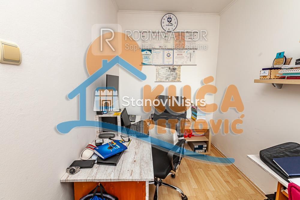 Slika 10 - Stan u zgradi, uknjižen, centralno grejanje, oglas ID p-09992