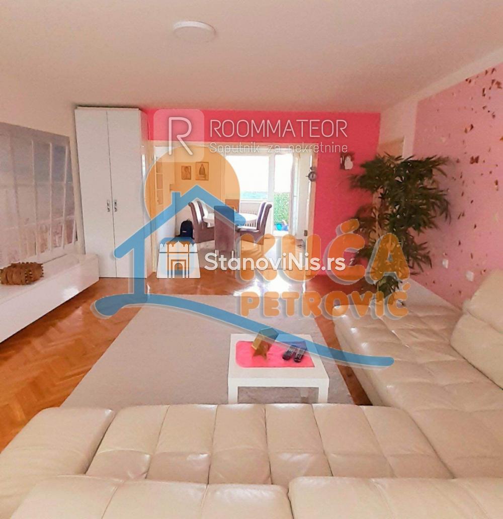 Glavna slika -Stan u zgradi, uknjižen, centralno grejanje, oglas ID p-09148