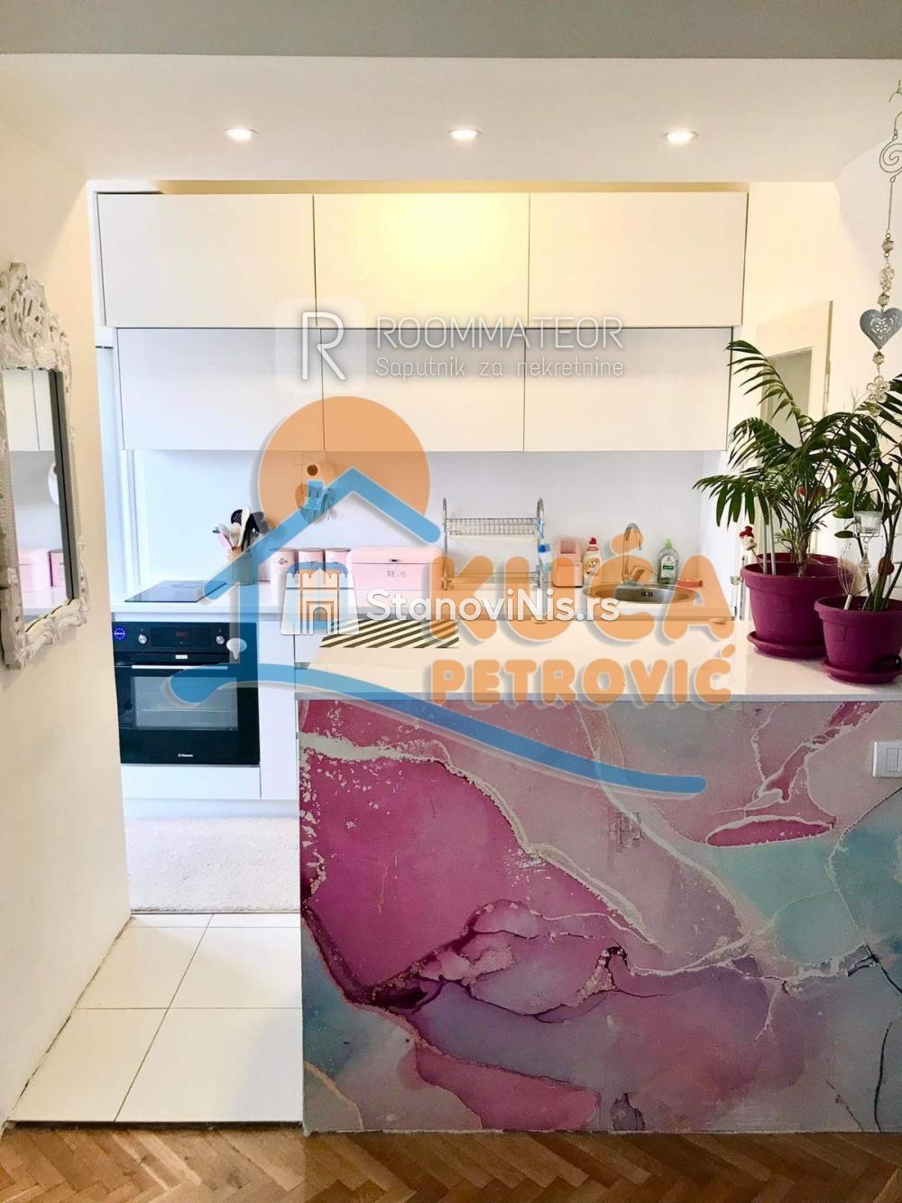 Slika 8 - Stan u zgradi, uknjižen, centralno grejanje, oglas ID p-09148