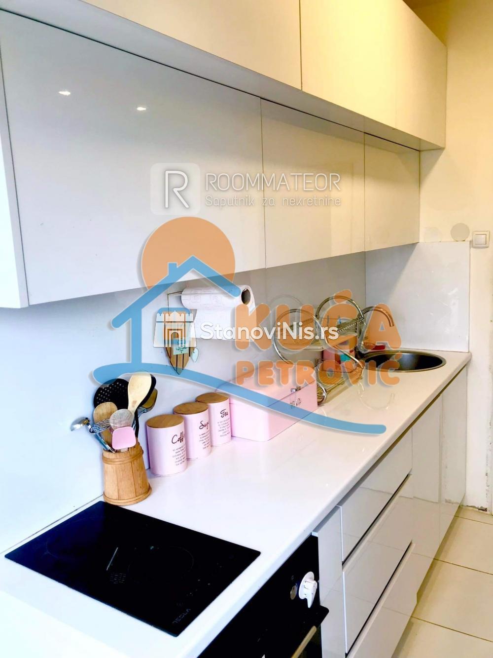 Slika 11 - Stan u zgradi, uknjižen, centralno grejanje, oglas ID p-09148