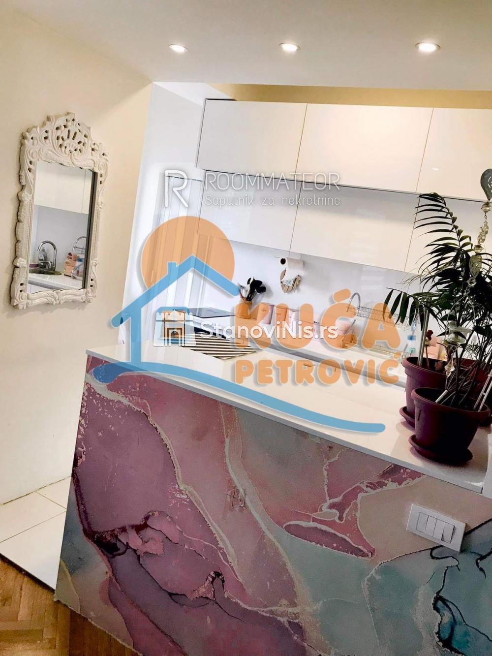 Slika 9 - Stan u zgradi, uknjižen, centralno grejanje, oglas ID p-09148